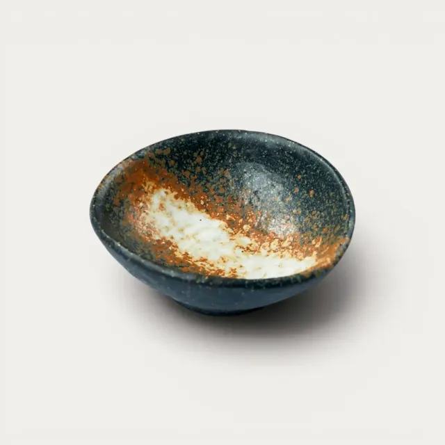 Nishikidori Ochoko Black Bizen coupelle sauce soja