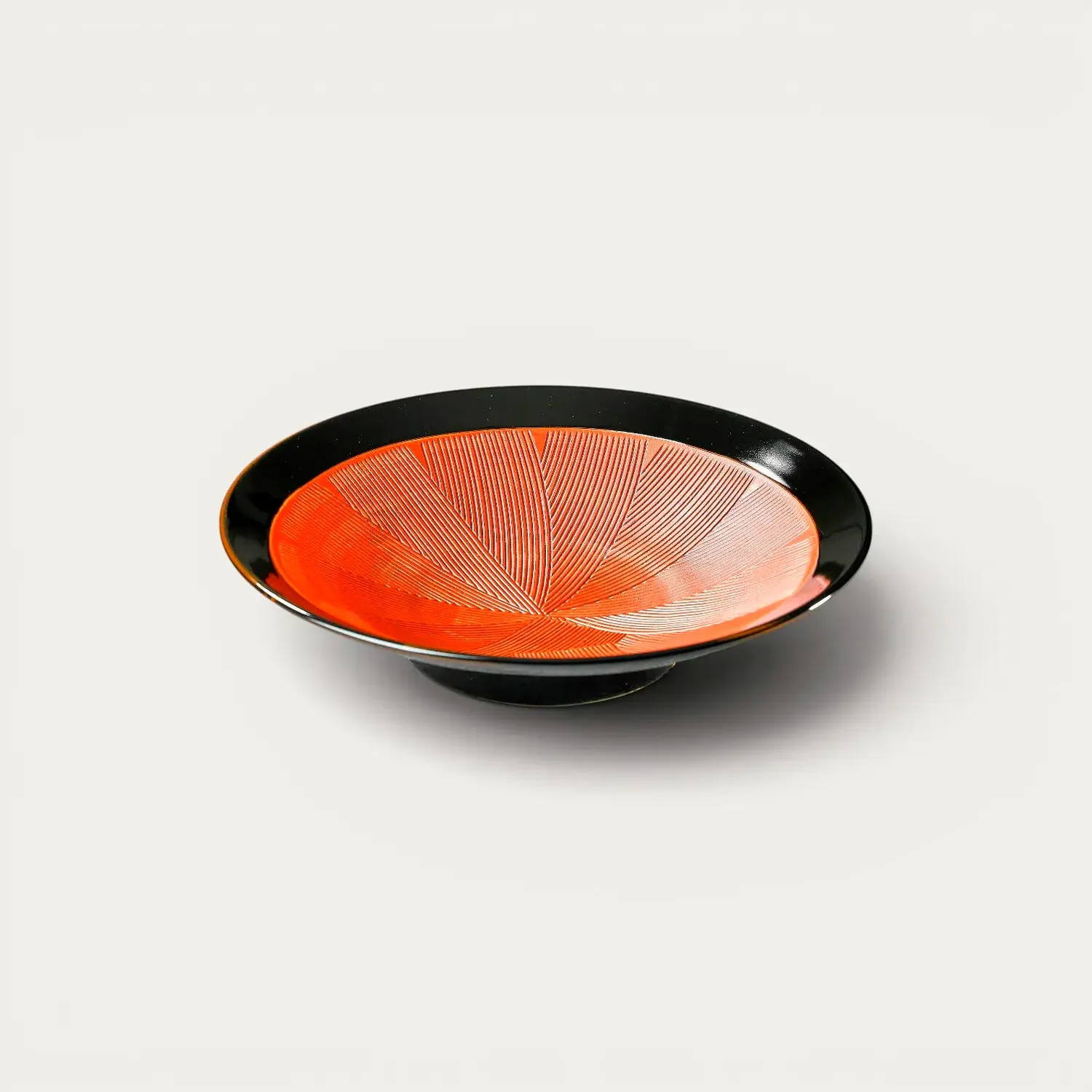 Nishikidori Kushime Membachi assiette 27cm kuro shumaki