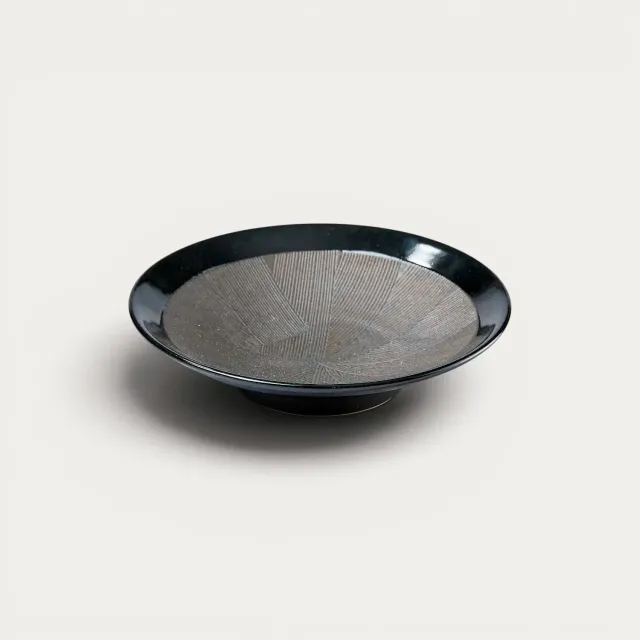 Nishikidori Kushime Membachi assiette 27cm kuro shumaki