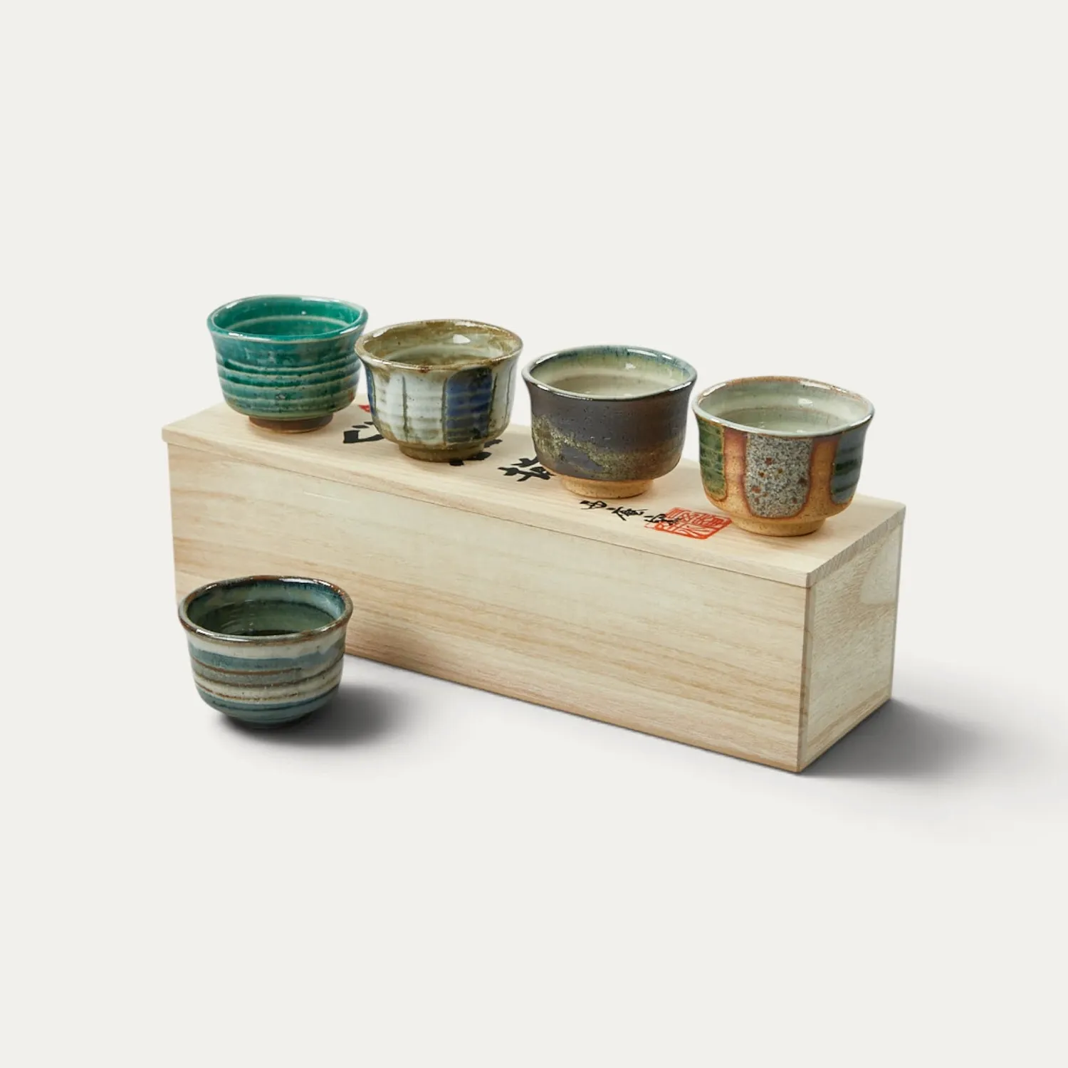 NISHIKIDORI coffret 5 coupelles à saké colorées