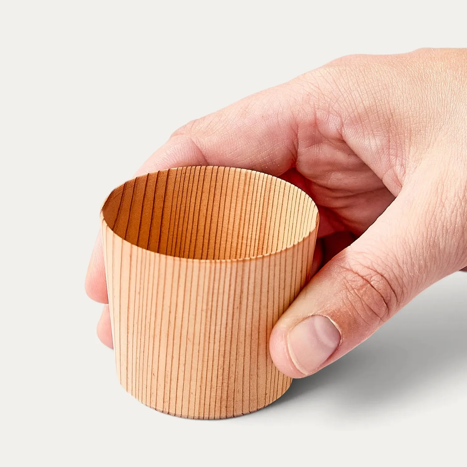 NISHIKIDORI Verre à saké cèdre Yoshino 40ml bois brut
