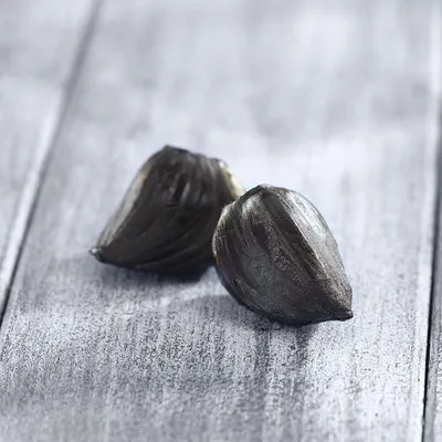 Nishikidori ail noir Aomori entier confit